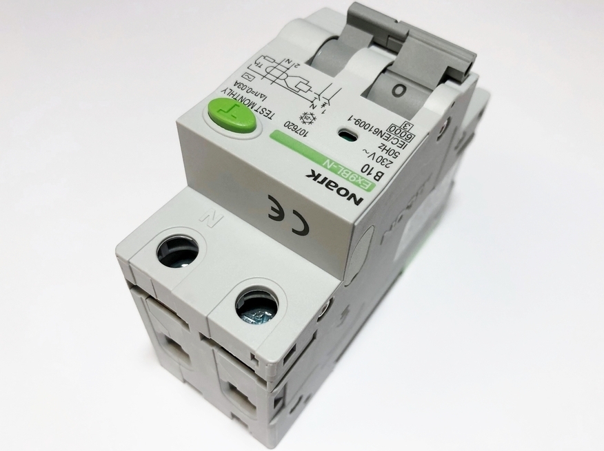 <p>
	Rikkevoolukaitse koos kaitselülitiga 1-faasiline B 10A, 30mA(0,03A), Ex9BL-N, Noark, 107620</p>
