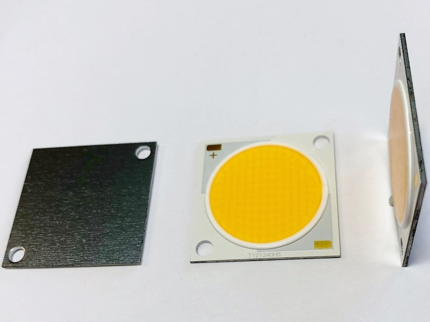 <p>
	Светодиодный модуль 37 Вт, Citizen, CLU048-1212C4-402H5M3-F1, T121240H5</p>
