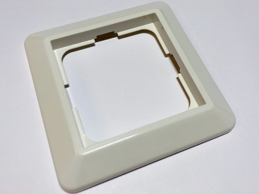 <p>
	1 - kohaline raam Elko</p>
