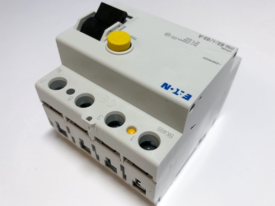 <p>
	Rikkevoolukaitse 3-faasiline 63 A, <span style="color:#ff0000;">300mA(0,3A)</span>, Eaton, PFIM-63/4/03-A-MW, 235445</p>
