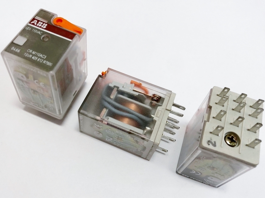 <p>
	Реле CR-M110AC3, ABB, 1SVR405612R7000</p>
