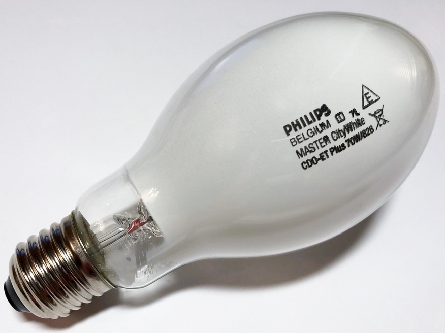 <p>
	Металлогалогенная лампа 70 Вт, Philips Master City White CDO-ET Plus 70W/828 E27, 158752</p>
