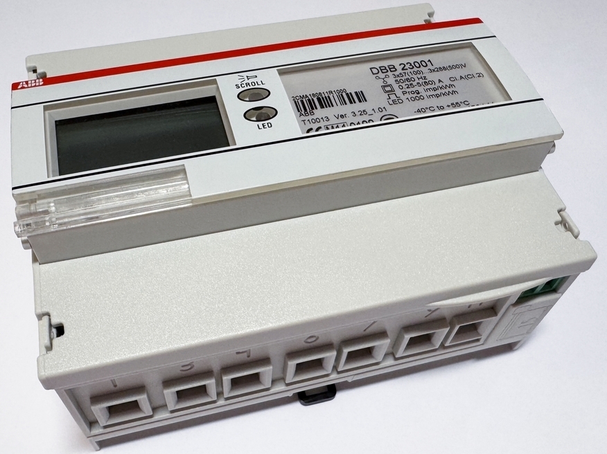 <p>
	Куплю модульные электросчётчики 3-фазные 2-тарифные 5-80A</p>
