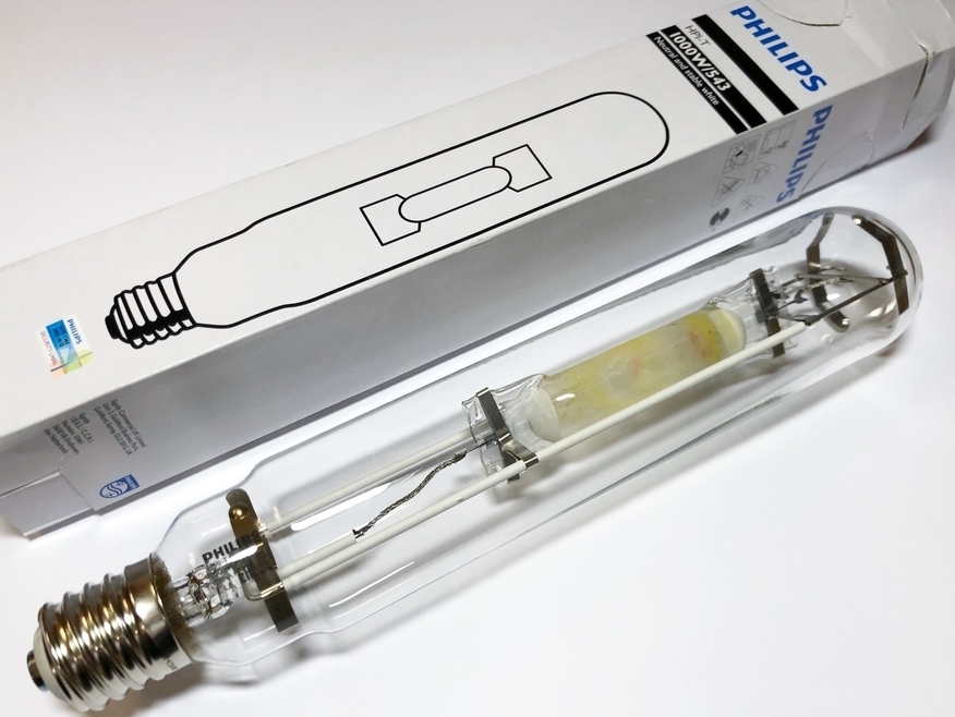 <p>
	Металлогалогенная лампа 1000 Вт, HPI-T 1000W/543, Philips, 183736</p>
