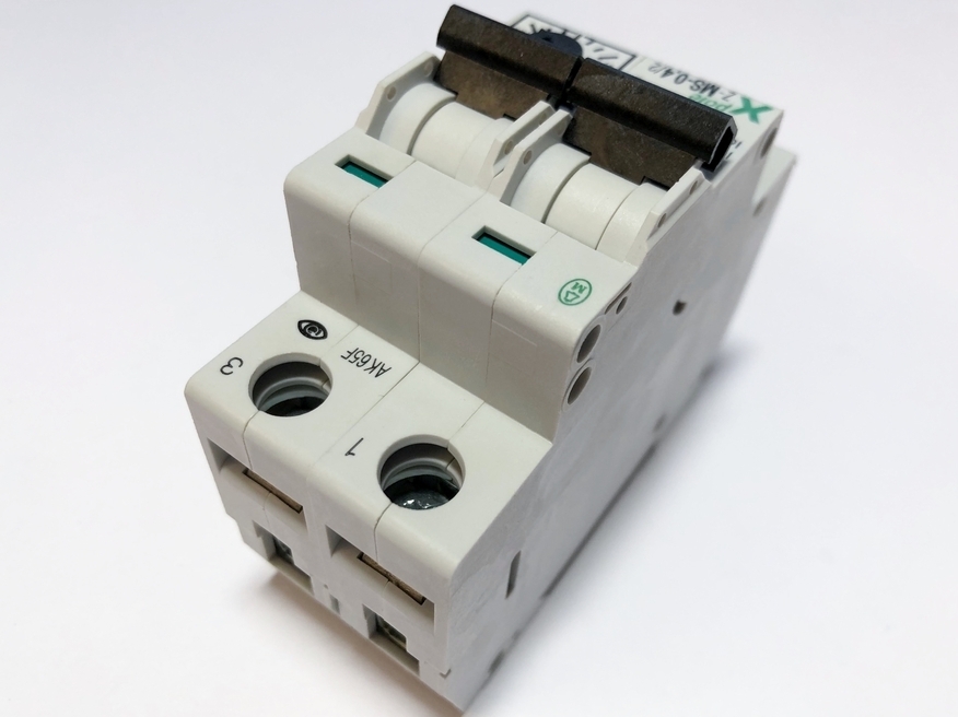 <p>
	Aвтомат защиты электродвигателя 1-фазный 0,25 - 0,4A, Moeller, Z-MS-0,40/2, 248391</p>
