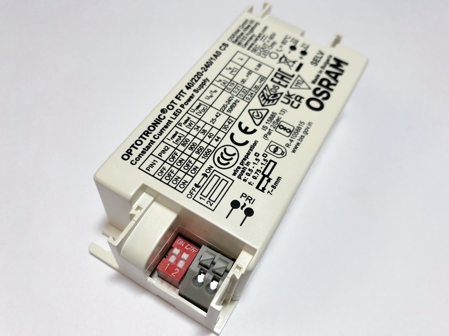 <p>
	Elektrooniline <font color="#ff0000">LED</font> trafo 34-44W, 800-1050mA, 25-42V, Optotronic® OT FIT 40/220-240/1A0 CS G2, Osram, 435650</p>
