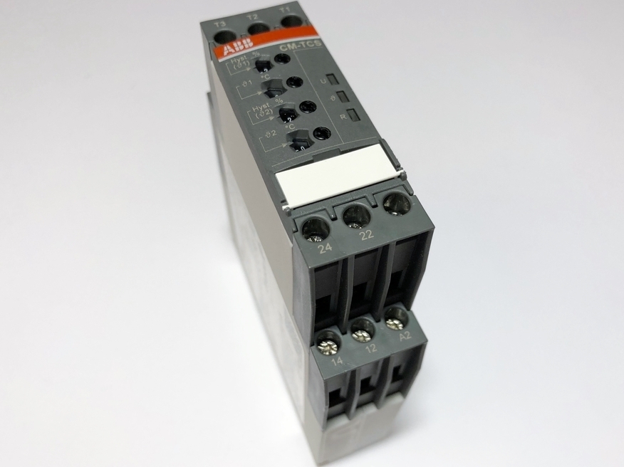 <p>
	Temperatuuri kontrollirelee CM-TCS.13S, ABB, 1SVR730740R0300</p>
