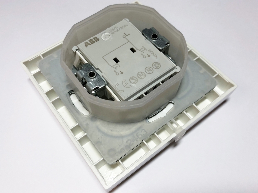 <p>
	Выключатель двухклавишный скрытой установки ABB (серия - Impressivo), 1065UW-84, 2TKA000173G1</p>
