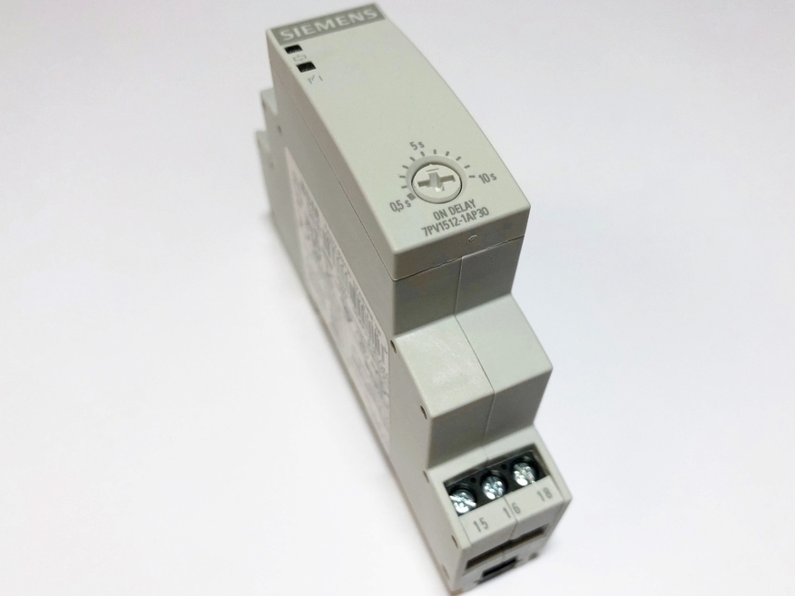 <p>
	Aegrelee, viivitusega sisselülitamisel 7PV1512-1AP30, Siemens</p>
