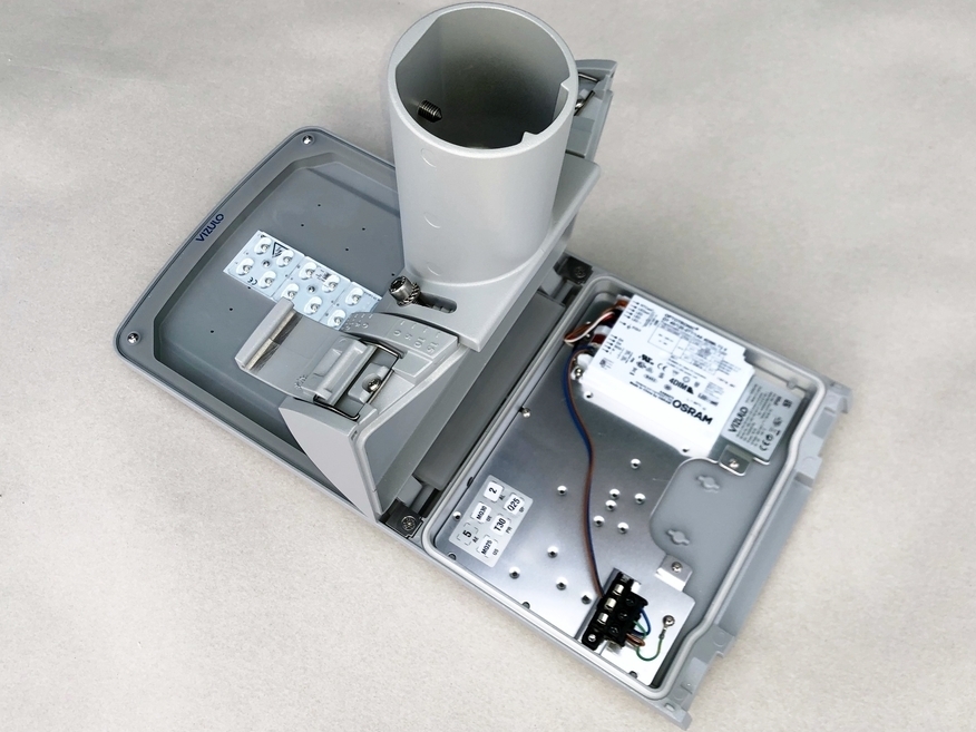 <p>
	<span style="color: #ff0000">LED</span> tänavavalgusti 36 W, SLR 036 740 09 011 S N DY 06 1, Vizulo, 44200146</p>
