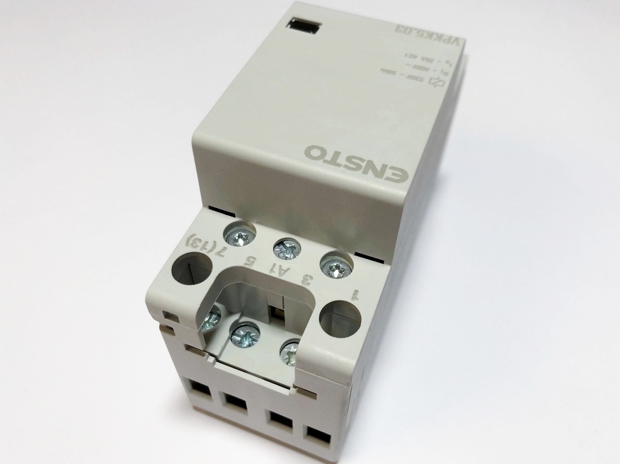 <p>
	Модульный контактор 3-фазный 25A(17кВт), VPKK5.03, Ensto, 191234</p>
