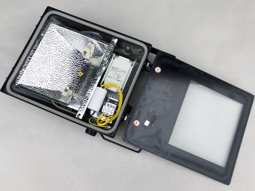 <p>
	Прожектор 150 Вт, OMS, uCPN W/P ASY MD/SD 1150 CCG B05, Unolux, H020AA0005</p>
